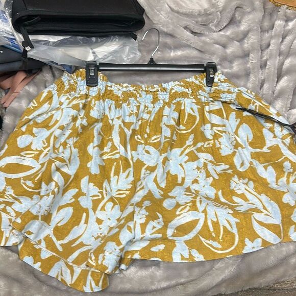 Women's Plus Size Linen Shorts - Ava & Viv™ Size 4X - Picture 3 of 4